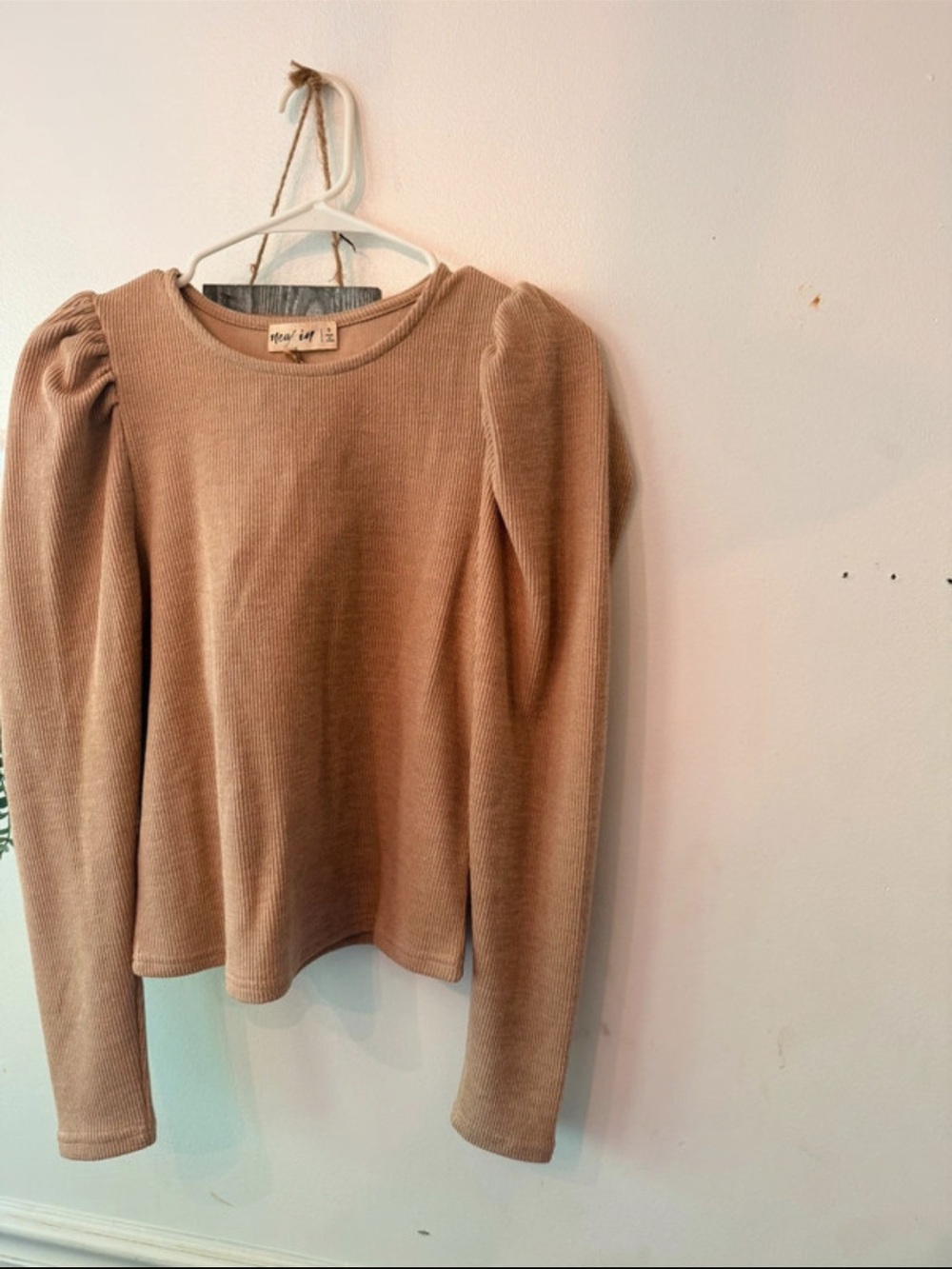 Source Unknown Taupe Puff-Sleeve Ribbed Long Sleeve Top